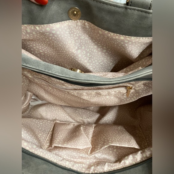 VR NYC Woven Braid Tote Handbag - Picture 7 of 11